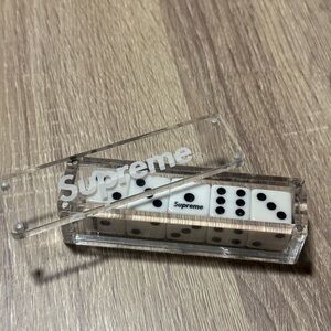 Supreme Logo White Dice Set Acrylic Magnet Case